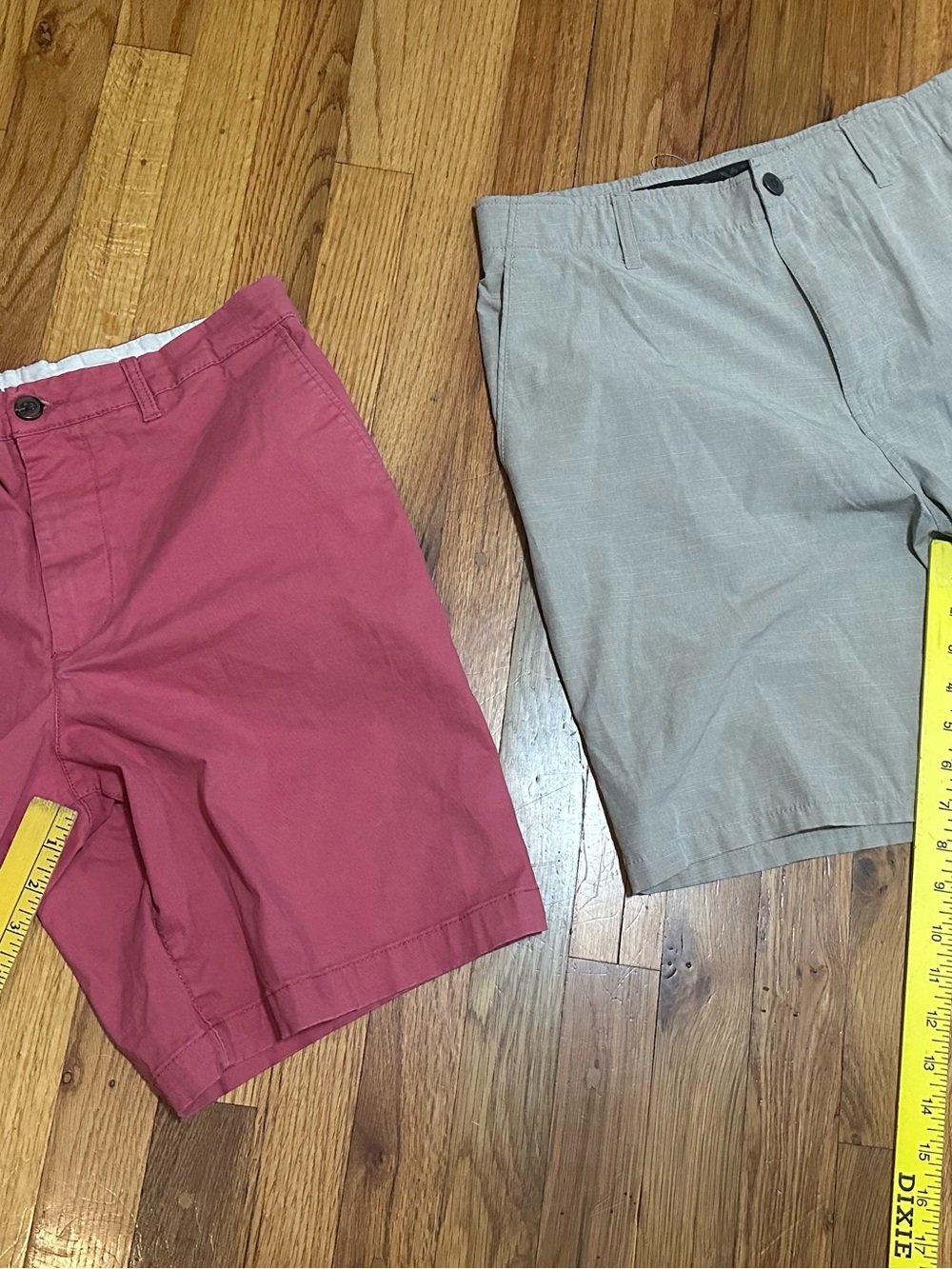 Lot of two men’s size 33 shorts Veece khaki athletic and Joe fresh pink chinos